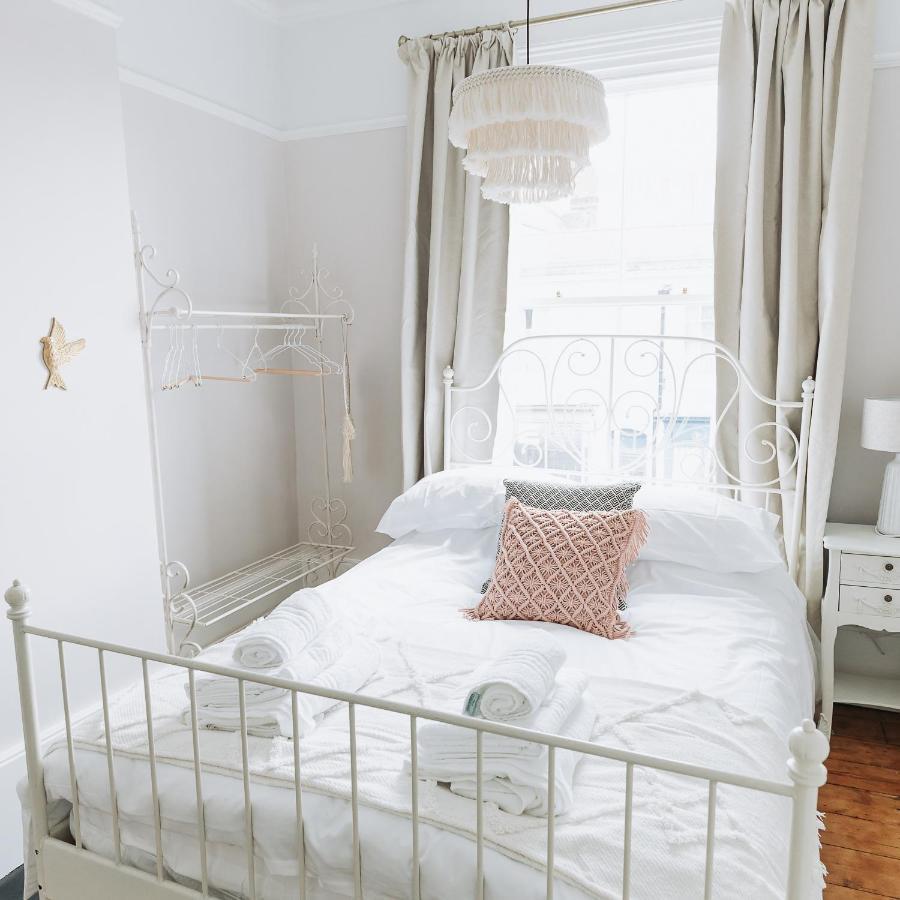 Stunning 5 Bedroom Period Property By The Sea แฮร์นเบย์ ภายนอก รูปภาพ