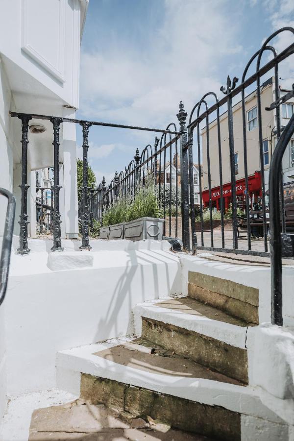 Stunning 5 Bedroom Period Property By The Sea แฮร์นเบย์ ภายนอก รูปภาพ